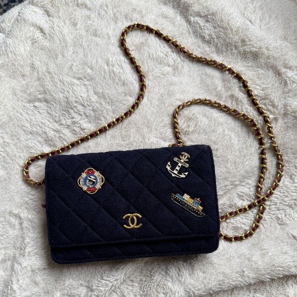 Navy Wallet on Chain crossbody - Picture 2 of 2